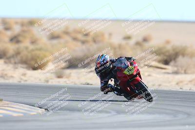 media/Jan-10-2025-CVMA Friday Practice (Fri) [[489e0da257]]/Group 4 and Trackday/Session 4 (Turn 16)/